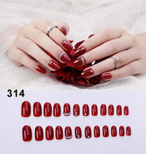 Load image into Gallery viewer, 24Pcs Fake Fingernails Full Cover Short Round Press on Nails Dripping Shape Heart Pendant Nail Tips Wearable Fake Nail with Glue