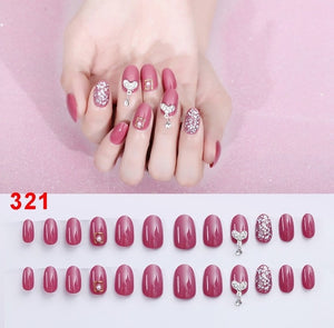 24Pcs Fake Fingernails Full Cover Short Round Press on Nails Dripping Shape Heart Pendant Nail Tips Wearable Fake Nail with Glue