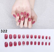 Load image into Gallery viewer, 24Pcs Fake Fingernails Full Cover Short Round Press on Nails Dripping Shape Heart Pendant Nail Tips Wearable Fake Nail with Glue
